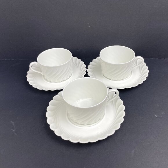 Set of 3 Haviland Limoges Cups & Saucers White Scalloped Swirl Porcelain France - Picture 1 of 12